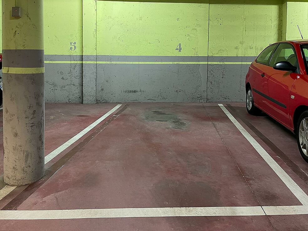 Piso céntrico con plaza de parking