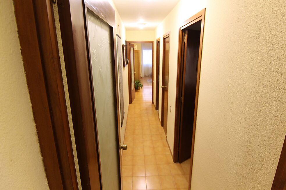 Annual rental apartment. 3 bedrooms with gas central heating.
