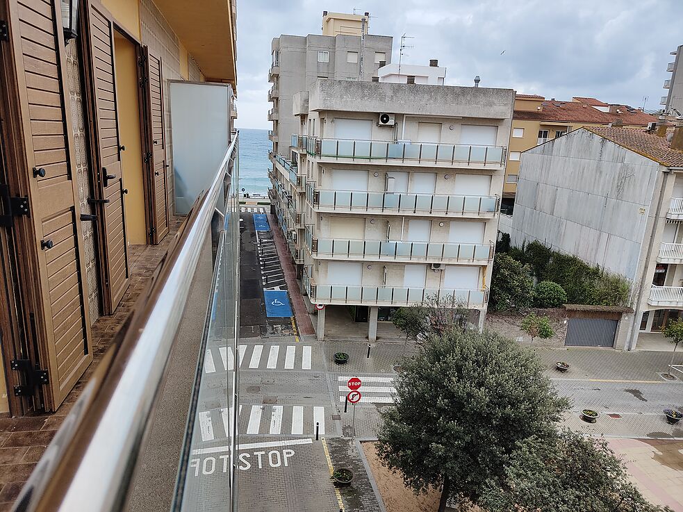 Apartment located in Sant Antoni centre