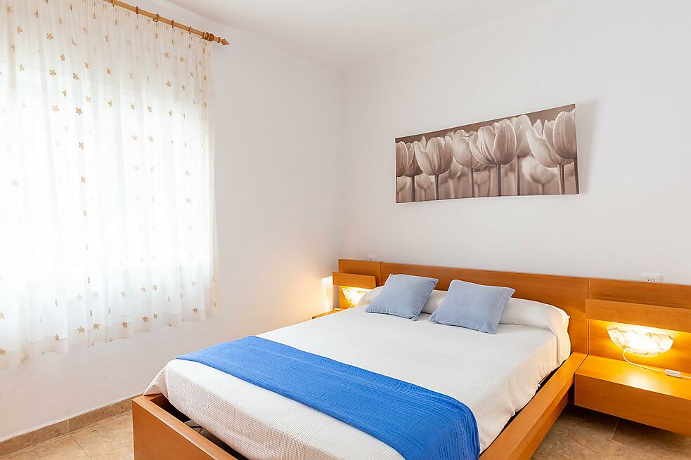 Bel appartement au rez-de-chaussée entièrement rénové et situé très près de la plage de Torre Valentina.
