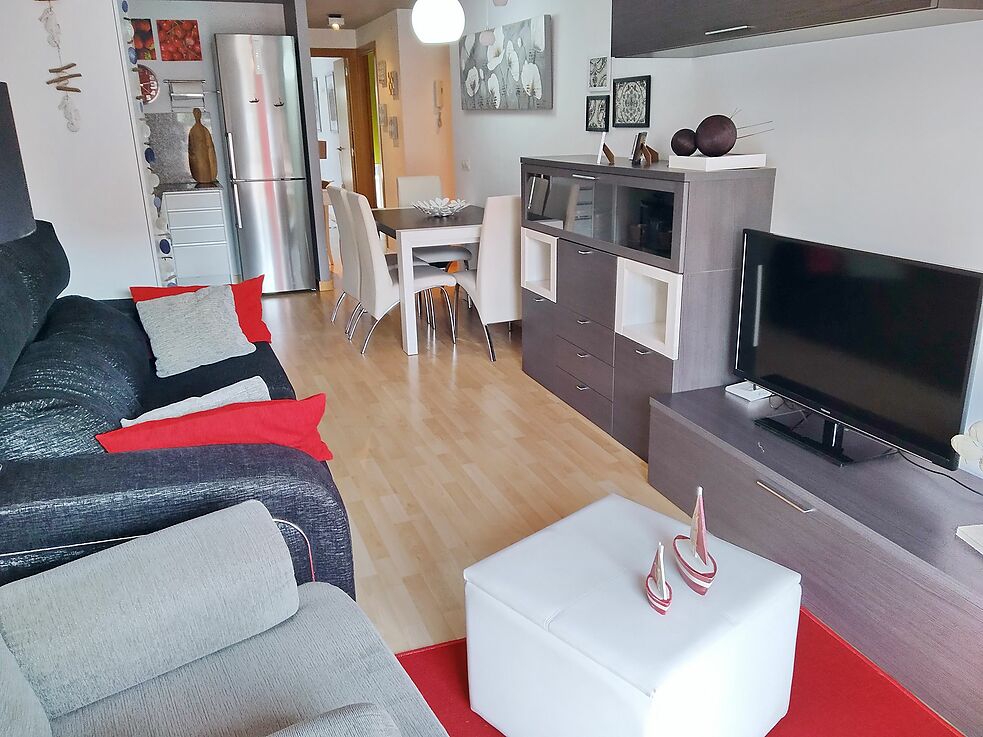 Bonito apartamento situado a 100m. de la playa.