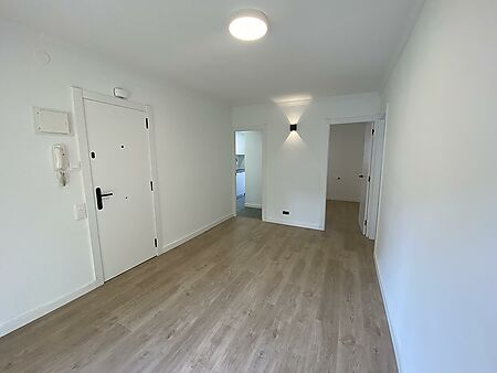 Completely renovated 3-bedroom apartment with garage in a quiet area of Playa de Aro.