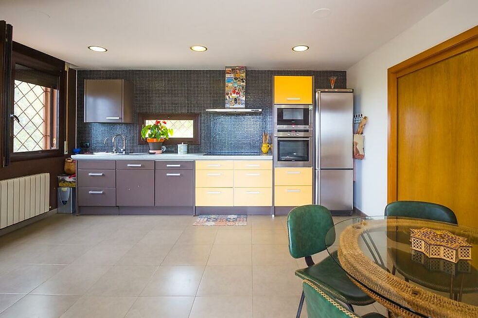 Beautiful house with sea and mountain views in Vall LLobrega