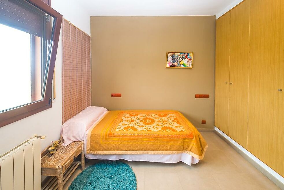 Beautiful house with sea and mountain views in Vall LLobrega