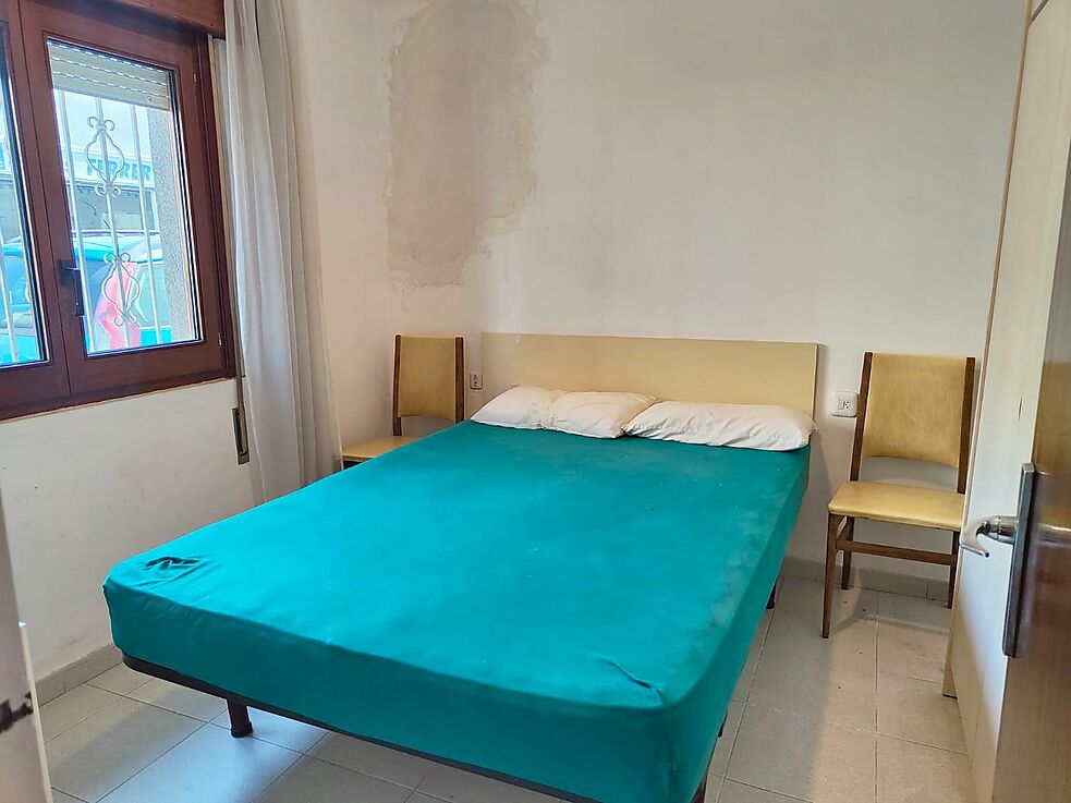 Terraced town house at only 100m. from the beach.
