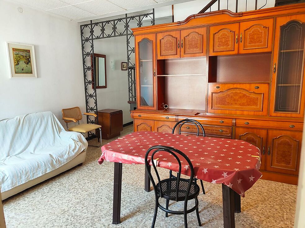 Terraced town house at only 100m. from the beach.