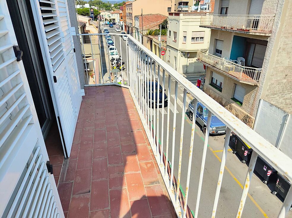 Terraced town house at only 100m. from the beach.