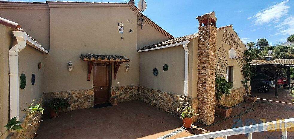 CASA  A CALONGE URB. MAS PERE