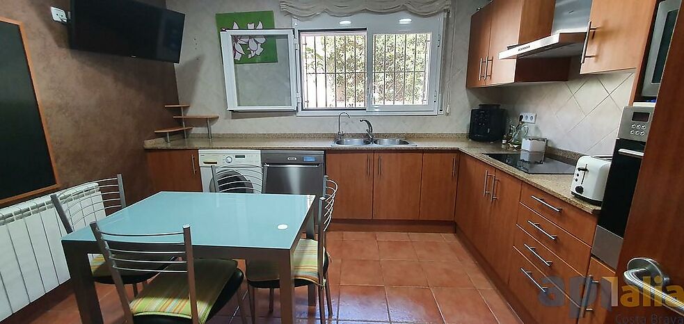 CASA  A CALONGE URB. MAS PERE