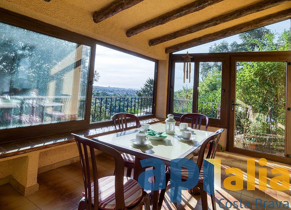Una gran casa amb magnífiques vistes al mar