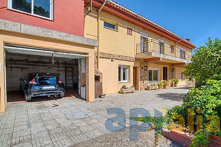 Large house with wide spaces for reform