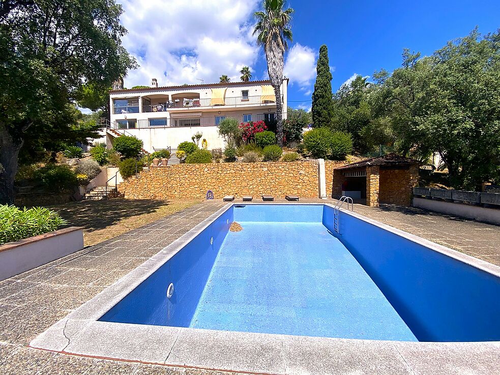 Magnificent with sea and mountain views with 2 completely independent houses
