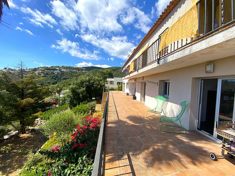 Magnificent with sea and mountain views with 2 completely independent houses