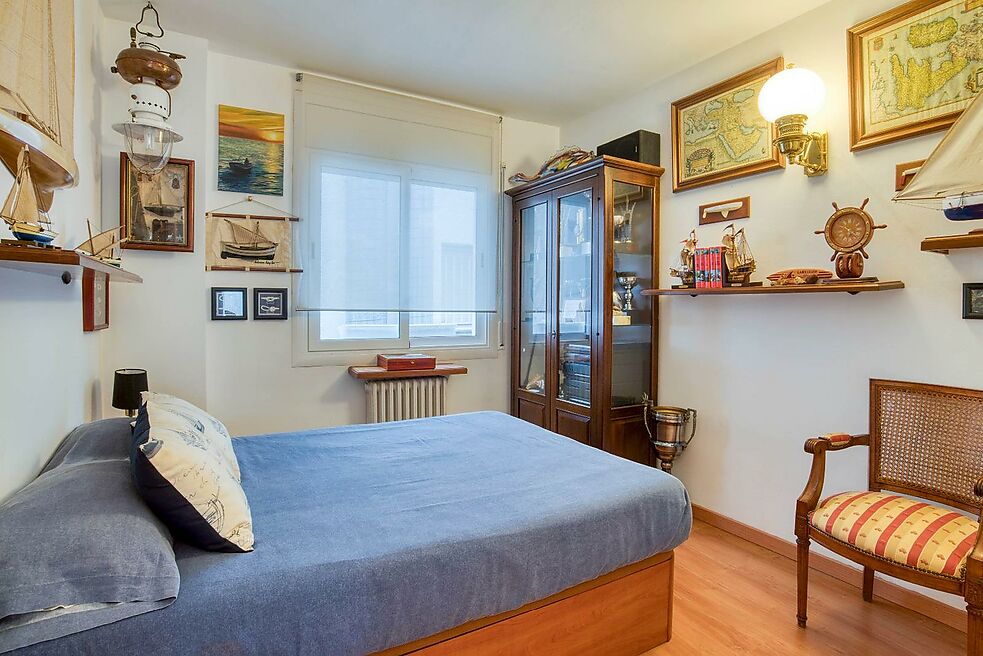 APARTMENT WITH TERRACE IN MARKET PLACE.- SANT FELIU DE GUIXOLS