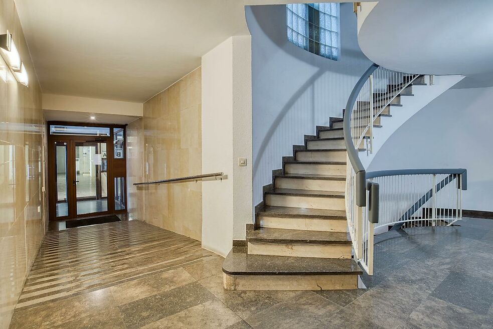 APARTMENT WITH TERRACE IN MARKET PLACE.- SANT FELIU DE GUIXOLS