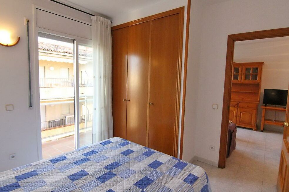 Centric apartment in good condition. Visit it!