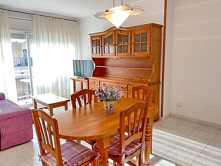 Centric apartment in good condition. Visit it!