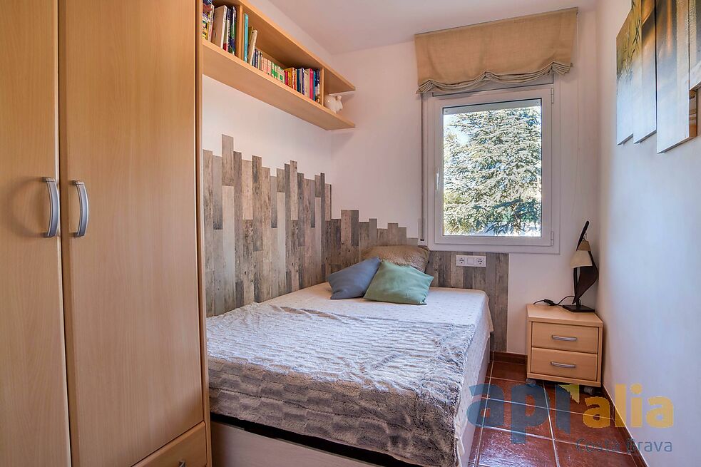 Villa en excellent état pour un style de vie tranquille à la fois proche de tous les services