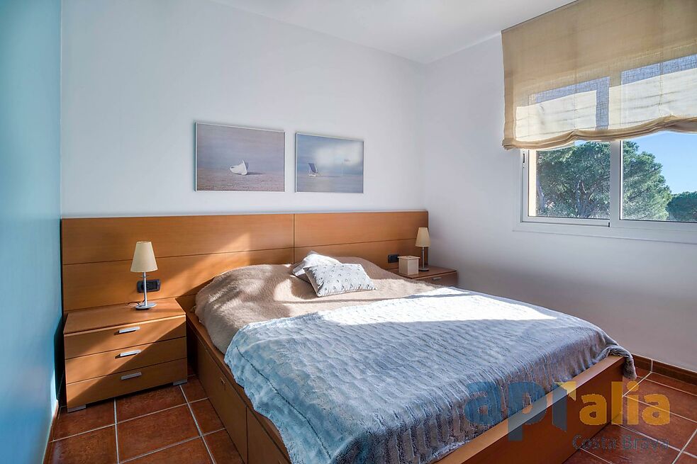 Villa en excellent état pour un style de vie tranquille à la fois proche de tous les services