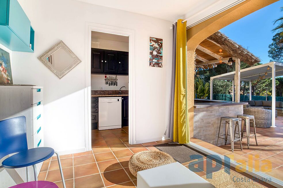 Villa en excellent état pour un style de vie tranquille à la fois proche de tous les services
