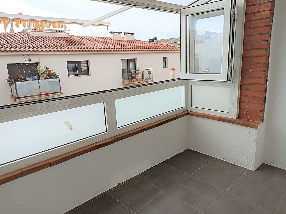 Sunny apartment with terrace. APAIALIA PRODUCT