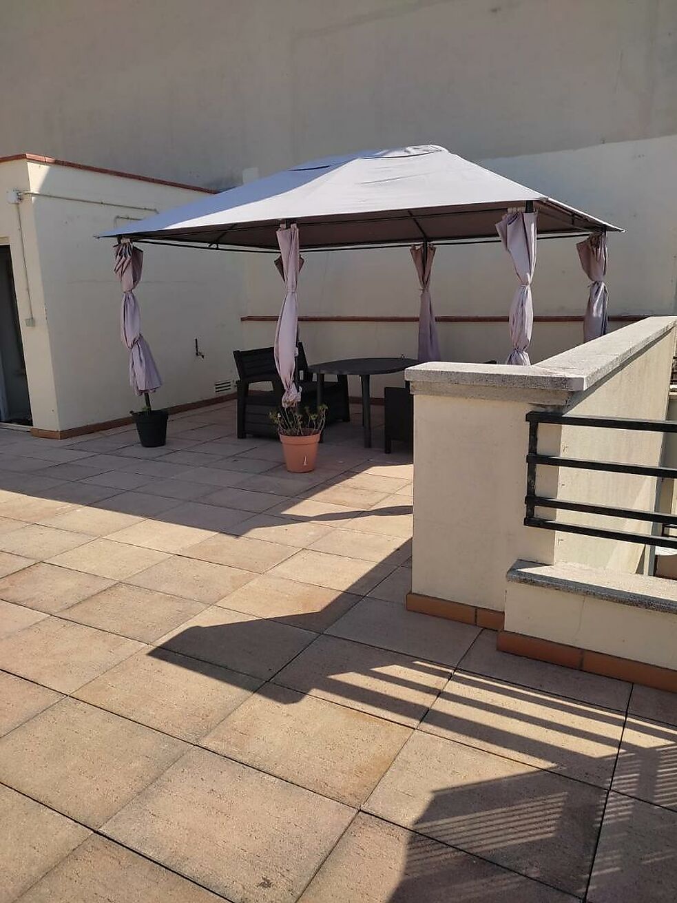 EXCELENTE ÁTICO CON ENORME TERRAZA