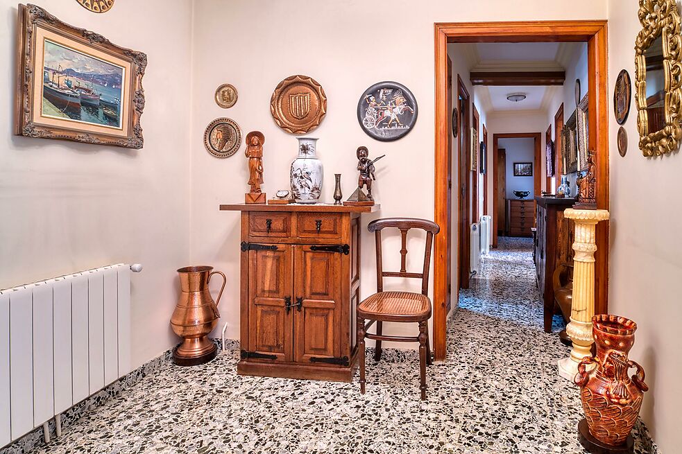 CASA ESQUINERA EN EL CENTRO DEL PUEBLO