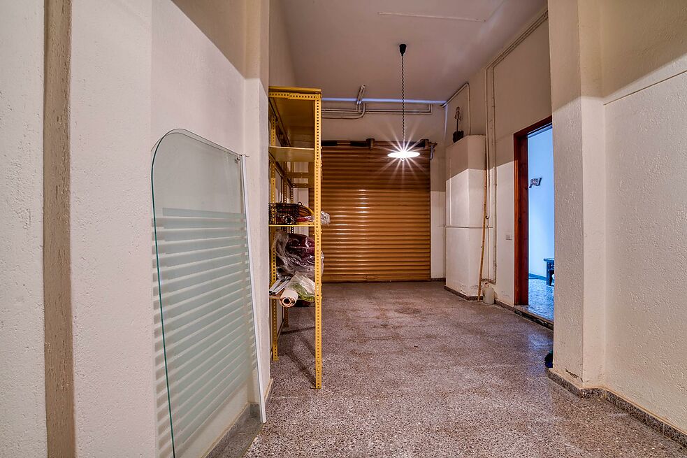 CASA ESQUINERA EN EL CENTRO DEL PUEBLO