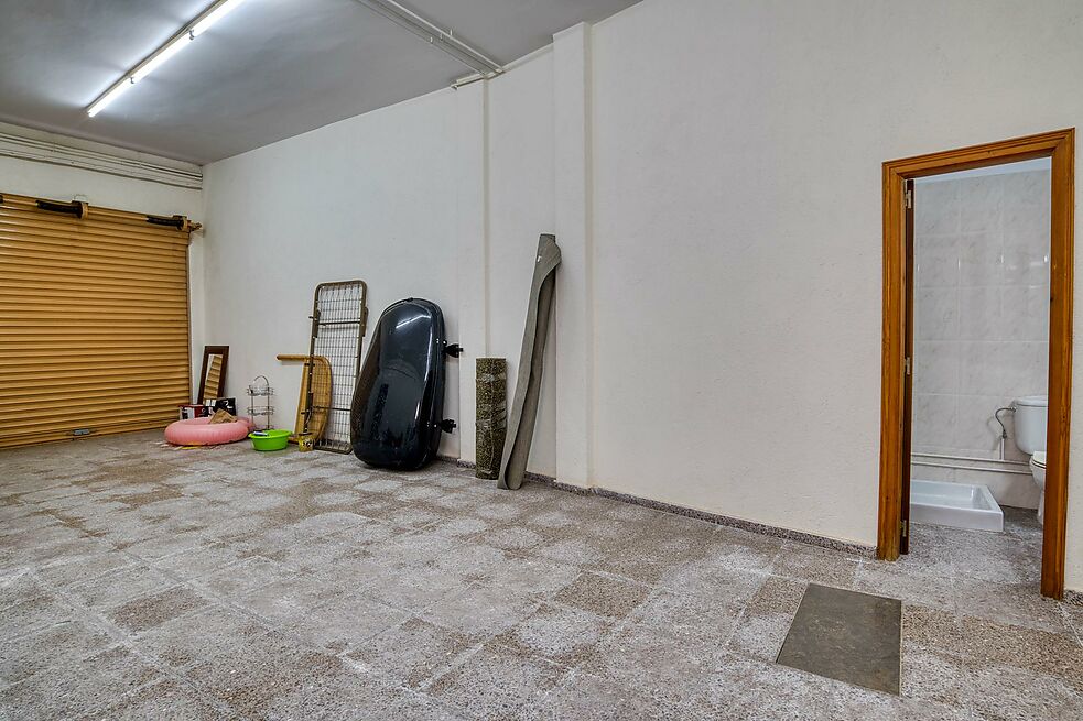 CASA ESQUINERA EN EL CENTRO DEL PUEBLO