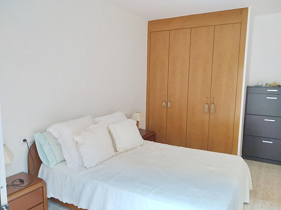 Apartament amb garatge privat a pocs metres de la platja