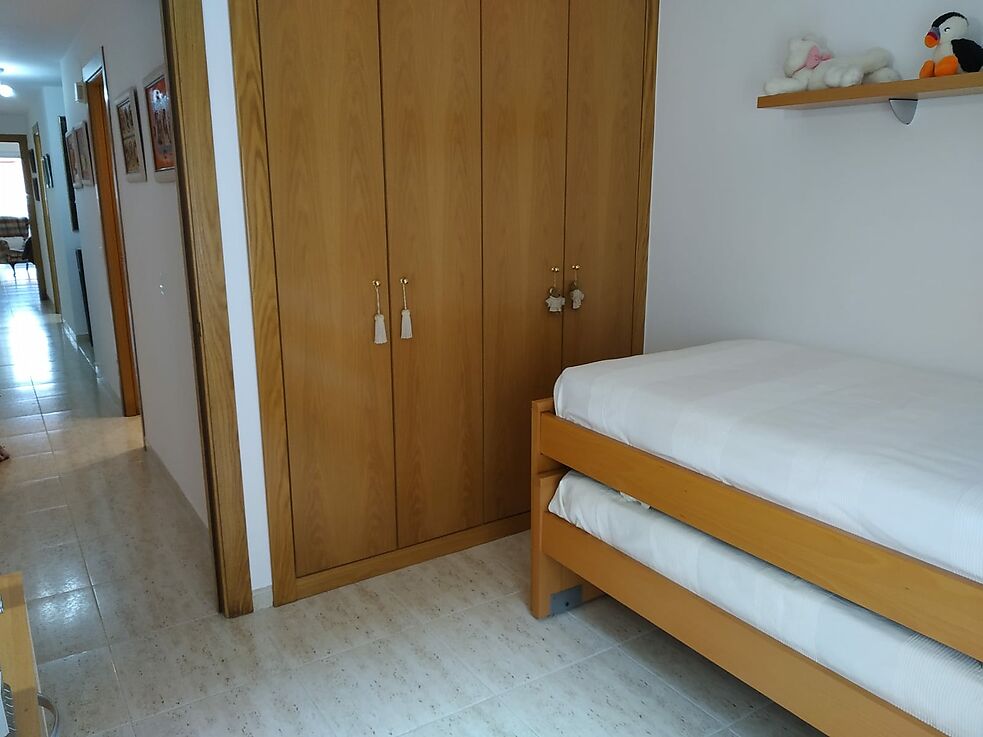 Apartament amb garatge privat a pocs metres de la platja