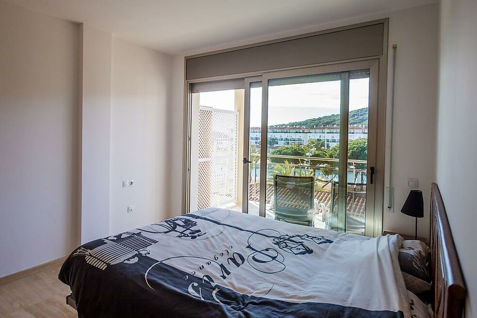 Nice apartment with views in port