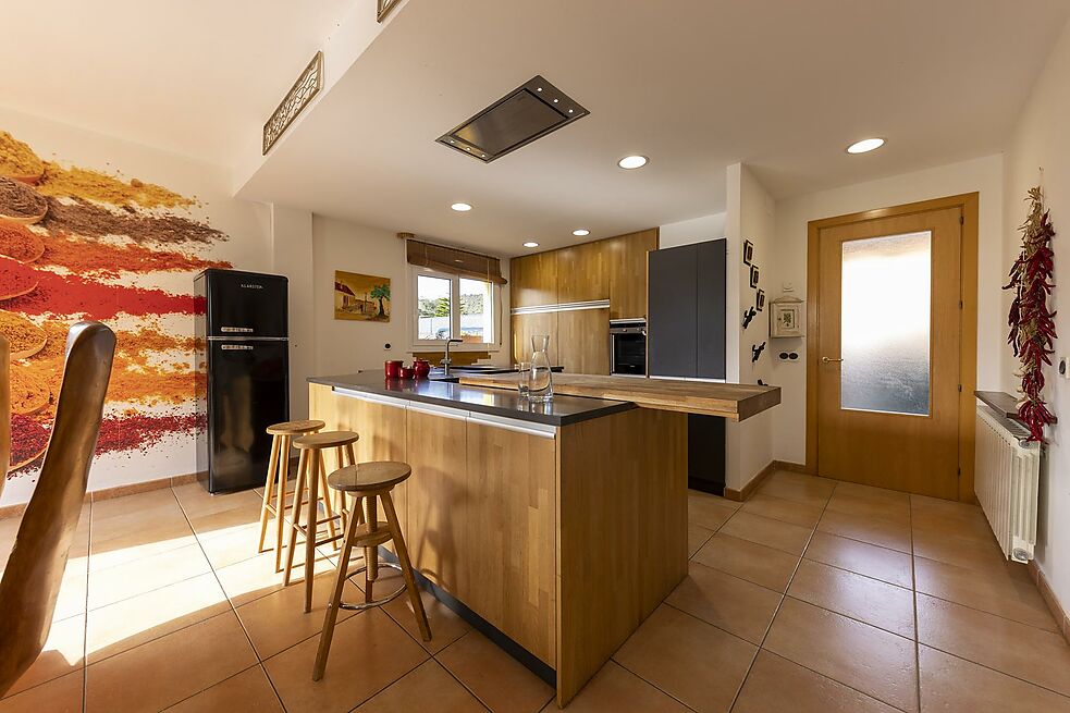 Beautiful detached Villa for sale in Vall-llobrega