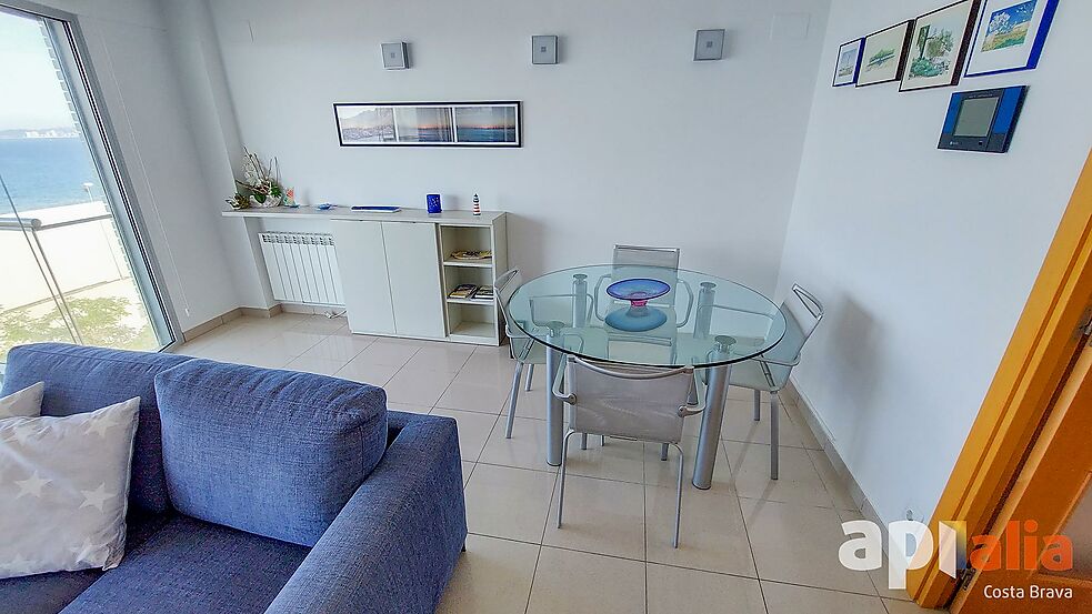 Apartment on sale at the seafront in Palamós