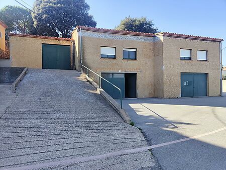 Warehouse with the potential to convert into a residence for sale in Mont-ras.