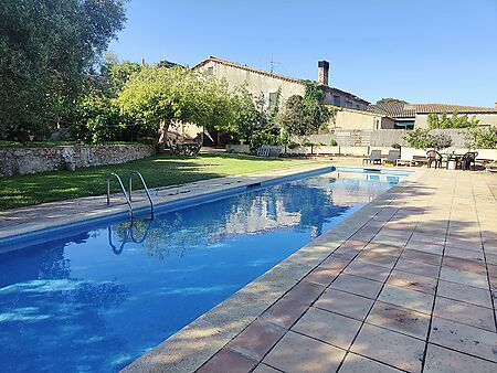 Masia for sale in Mont-ras