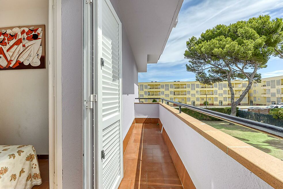 ENORME CASA A PALS EN PRIMERA LÍNIA DE MAR, ASCENSOR I PISCINA.