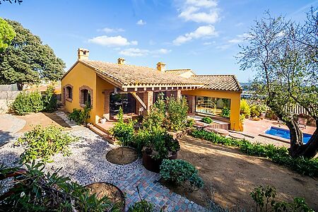 Villa for sale in Mont-ras