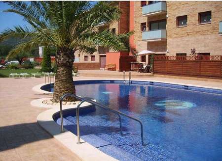 3 bedroom apartment wiyh community garden and swimming pool with parking space in Santa Cristina