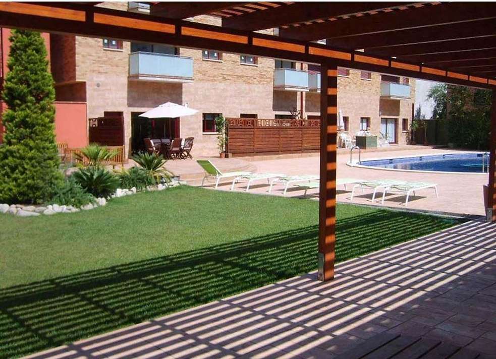 Pis de 3 habitacions jardí comunitari amb piscina i plaça d'parcament a Santa Cristina