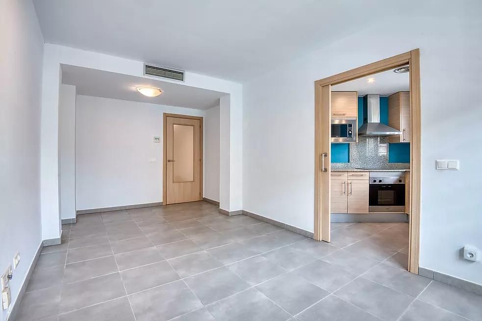 Bright ground floor apartment ready to move in.- Sant Feliu de Guíxols