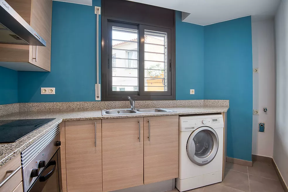 Bright ground floor apartment ready to move in.- Sant Feliu de Guíxols