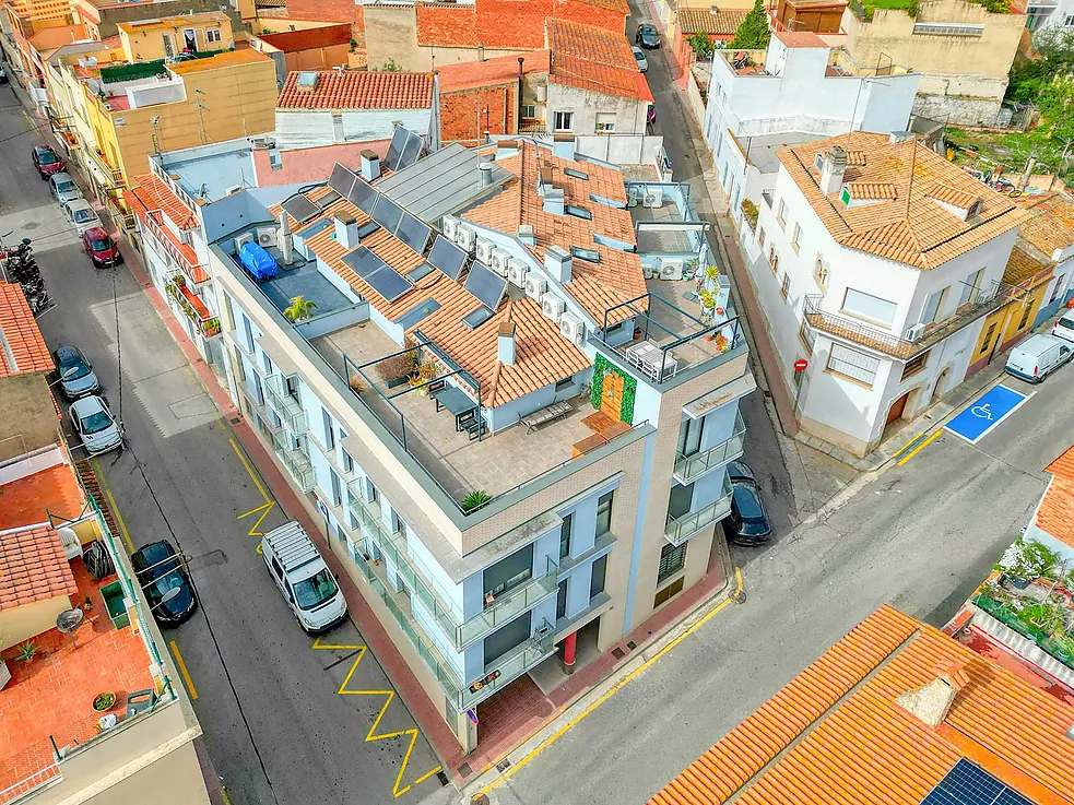 Bright ground floor apartment ready to move in.- Sant Feliu de Guíxols