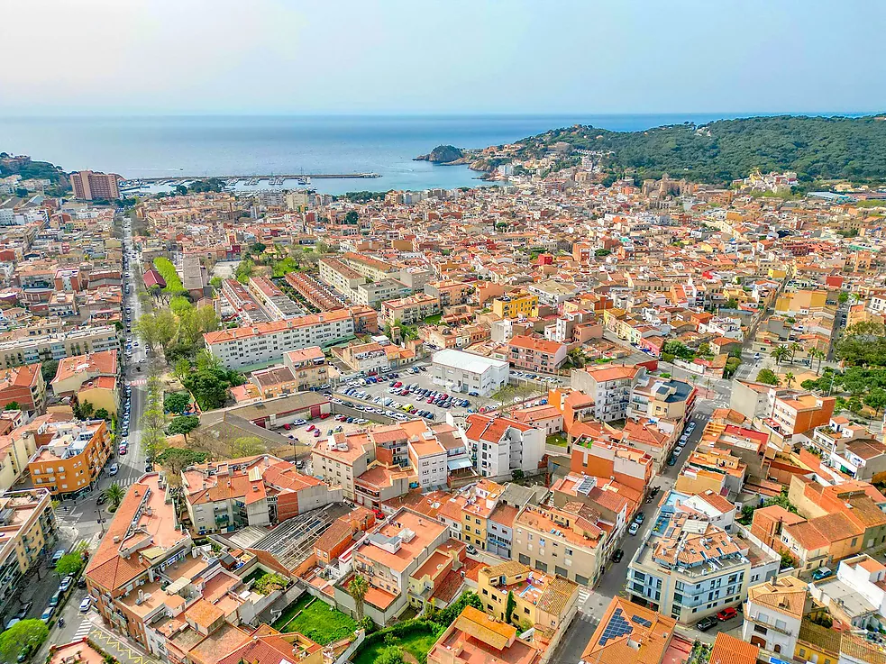 Bright ground floor apartment ready to move in.- Sant Feliu de Guíxols