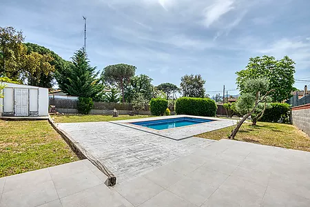 Wonderful house with a swimming pool