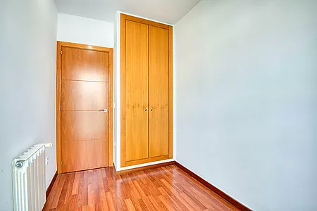 Casa aparellada amb terrassa i piscina comunit&agrave;ria.- Sant Feliu de Gu&iacute;xols
