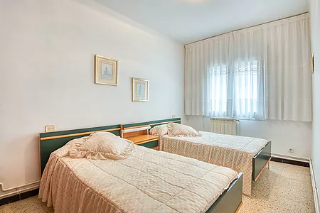 Renovated apartment two minutes from the sea.- Sant Feliu de Gu&iacute;xols