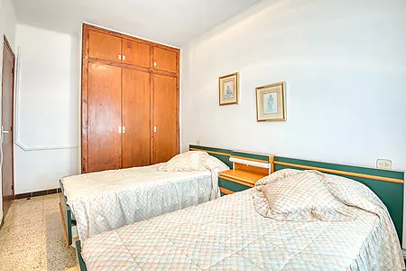 Renovated apartment two minutes from the sea.- Sant Feliu de Gu&iacute;xols