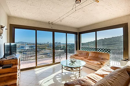 Beautiful apartment with terrace and views   Platja d Aro