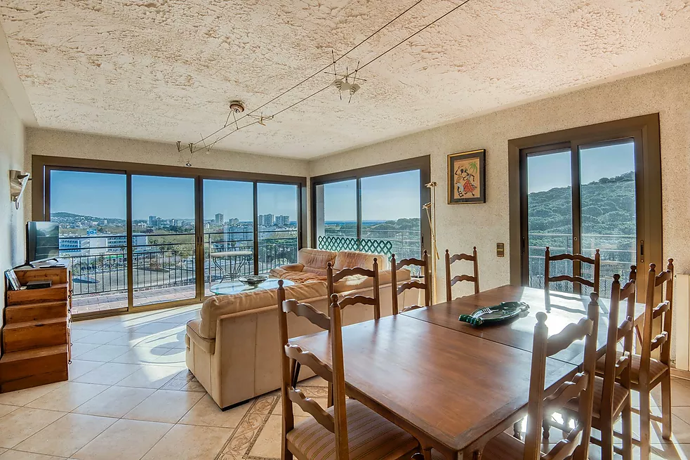 Preciosa vivienda con terraza y vistas .  Platja d Aro